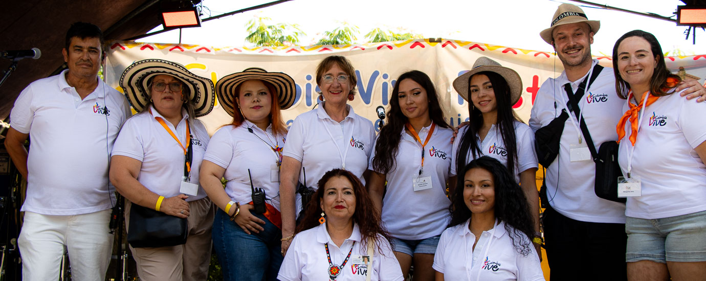 Festival Colombia Vive 2023, artistas reunidos frente al escenario