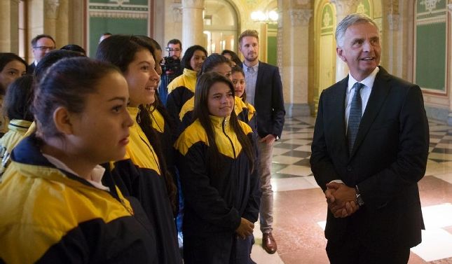 Jóvenes afectados por el conflicto en Colombia, en Suiza